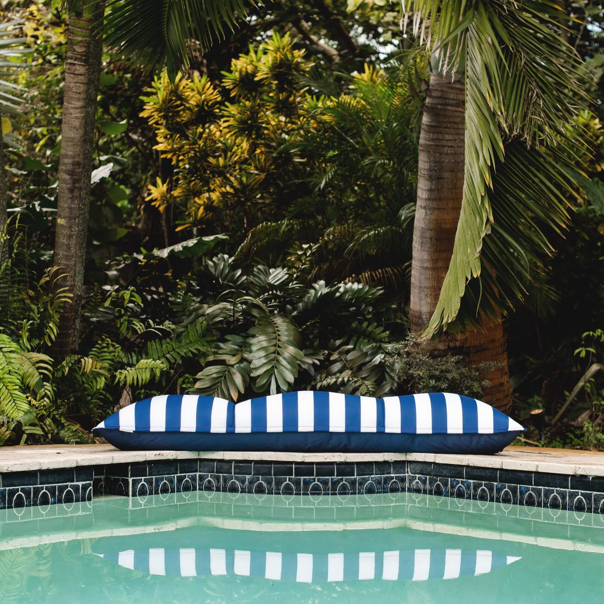 Lagoon Lounger - Image 7