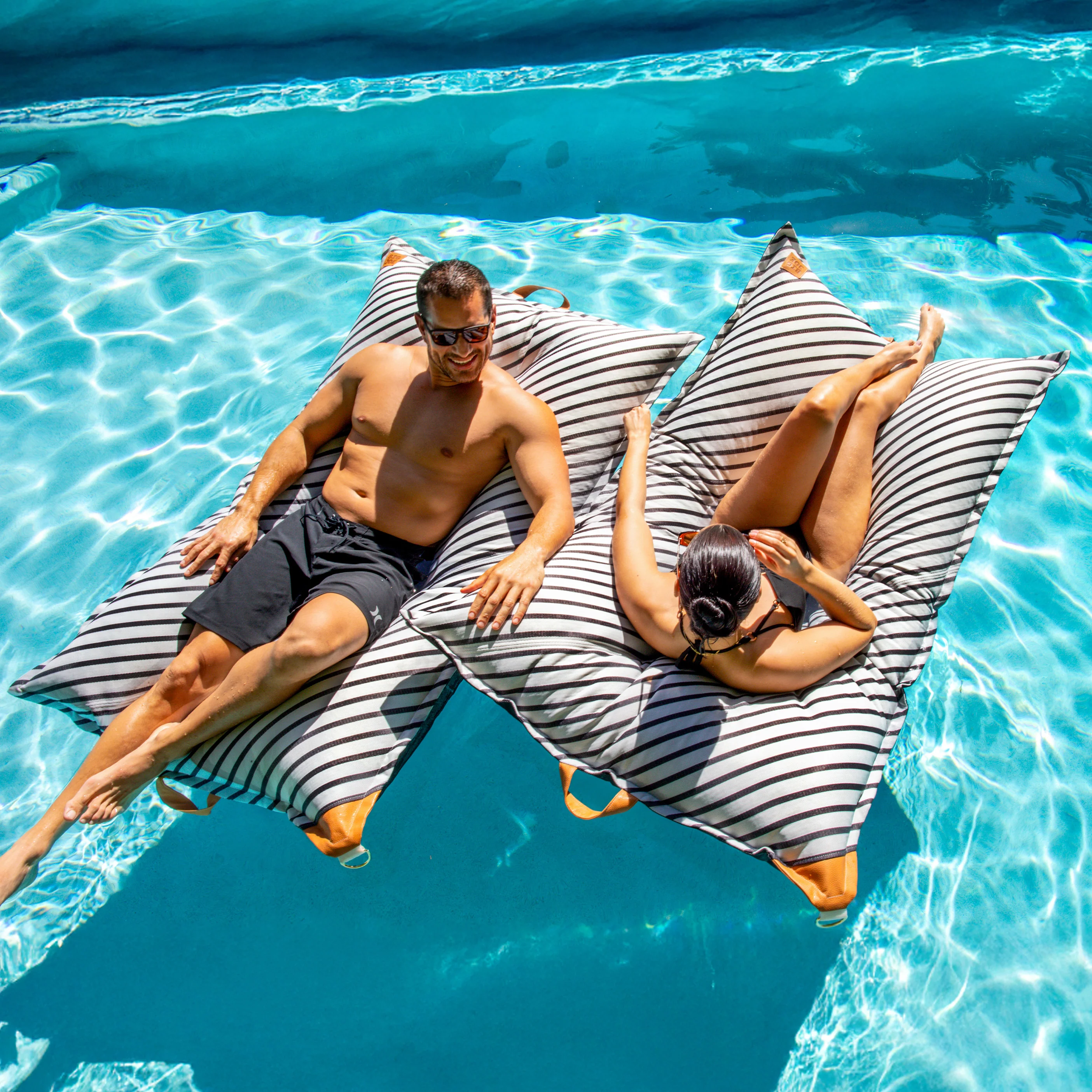 Lux Lagoon Lounger - Image 13