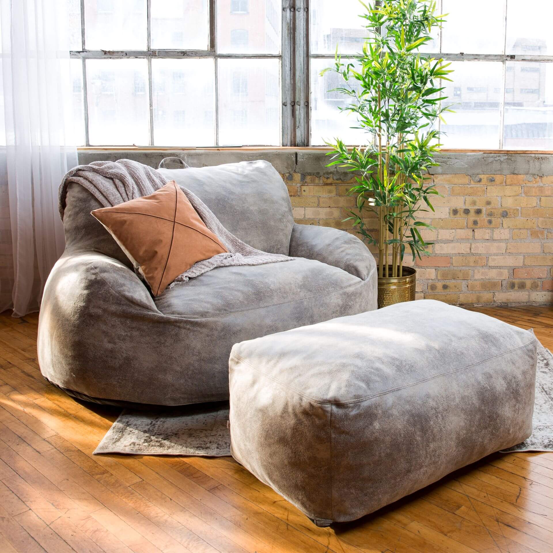 Nestle Loveseat - Image 12